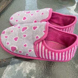 Girls Heart Pink and Grey Slippers Size 13-1